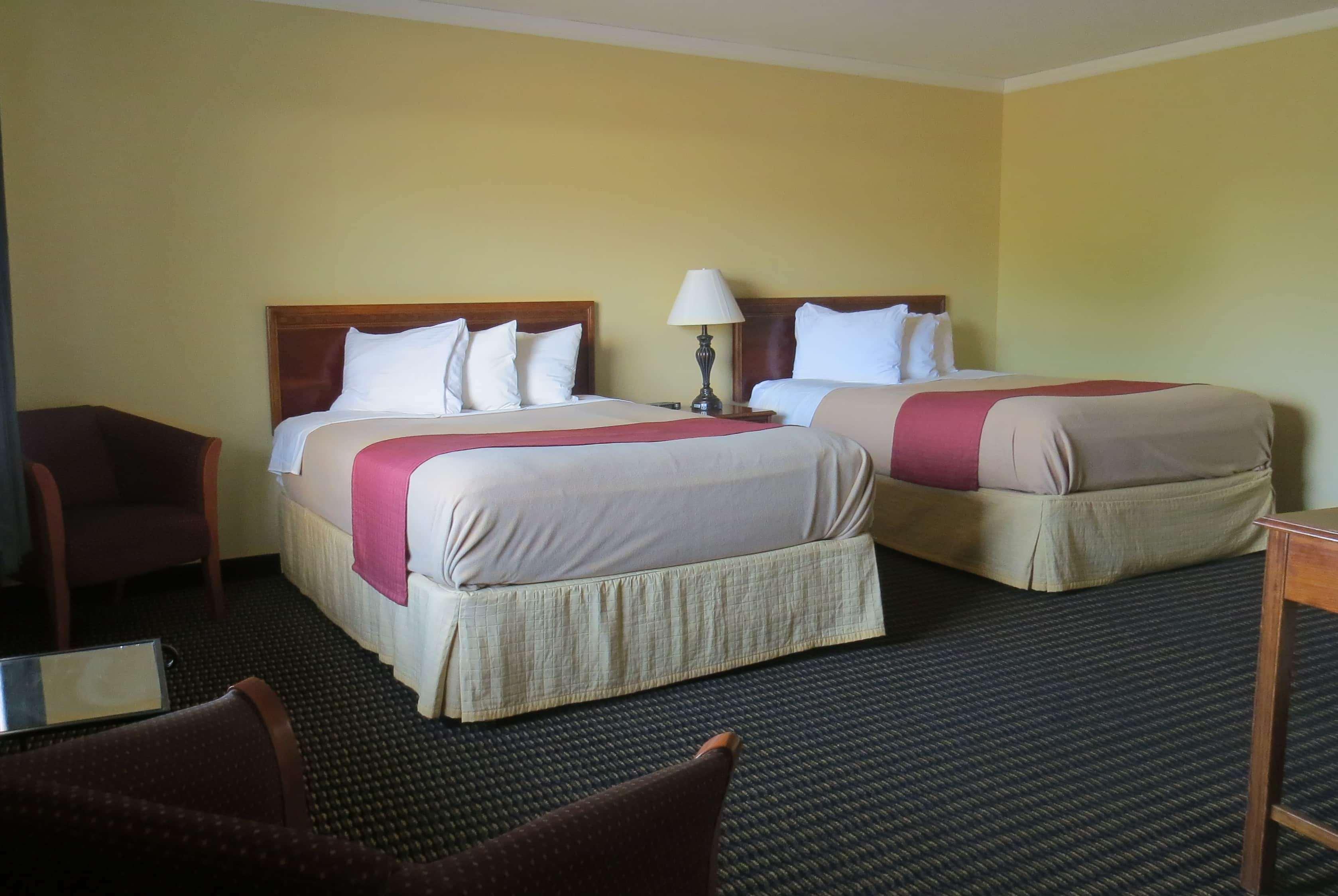 Travelodge By Wyndham Stratton Eksteriør bilde