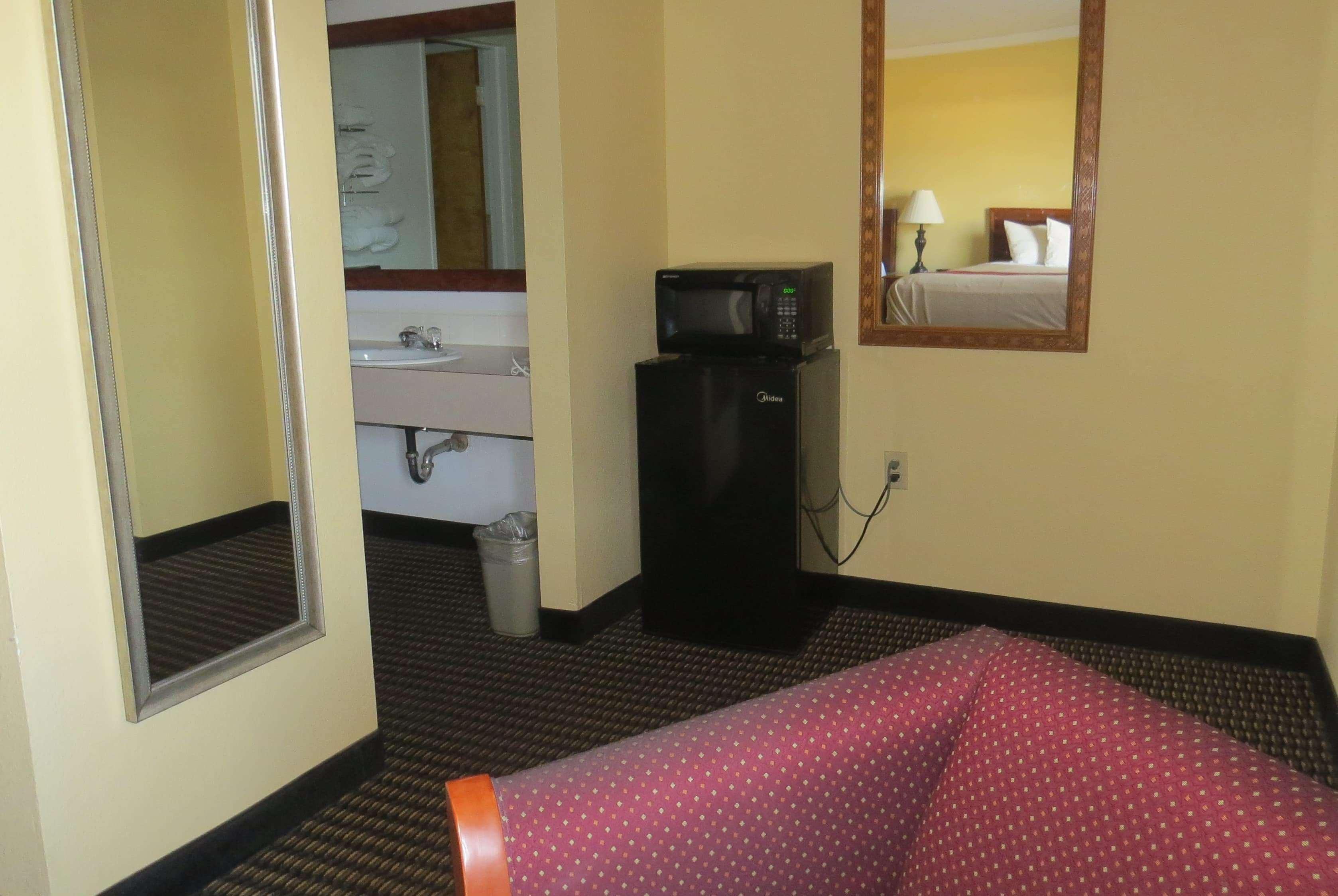 Travelodge By Wyndham Stratton Eksteriør bilde