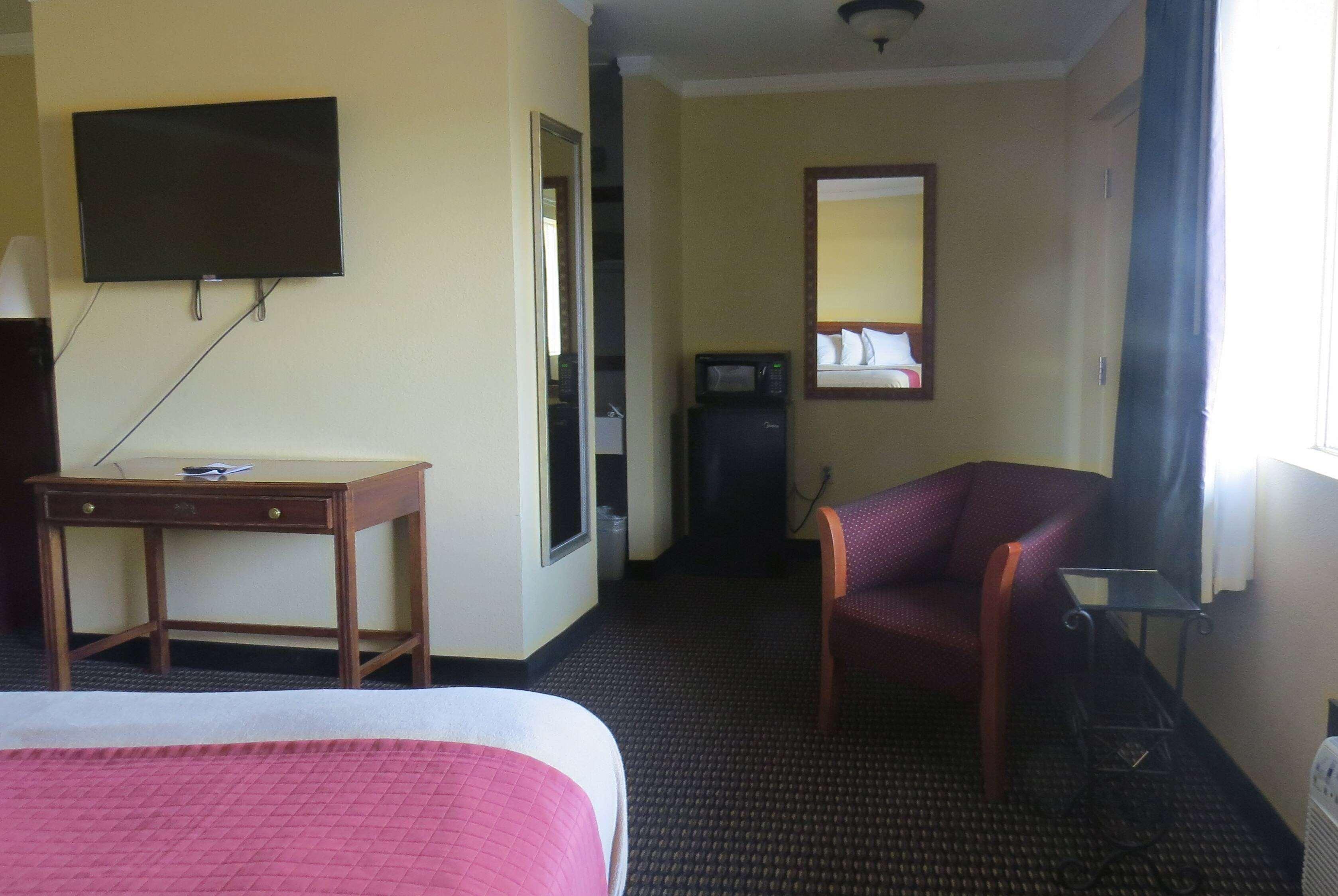 Travelodge By Wyndham Stratton Eksteriør bilde