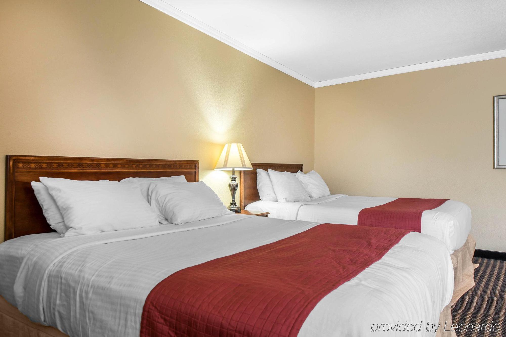 Travelodge By Wyndham Stratton Eksteriør bilde